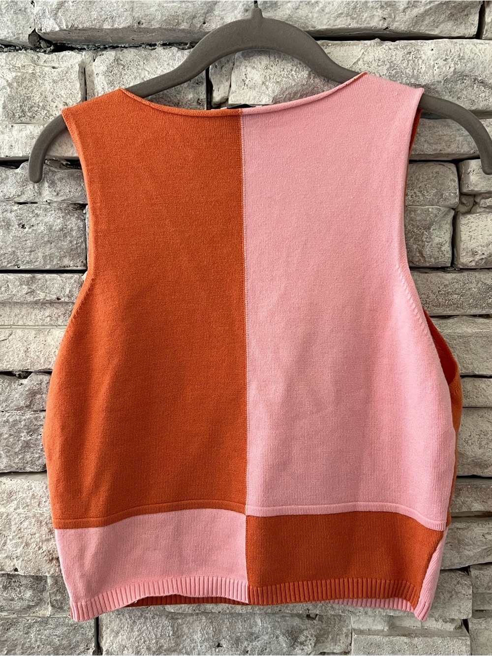 Princess Polly Pink & Orange Colorblock V-Neck Knit Tank Crop - Picture 2 of 6